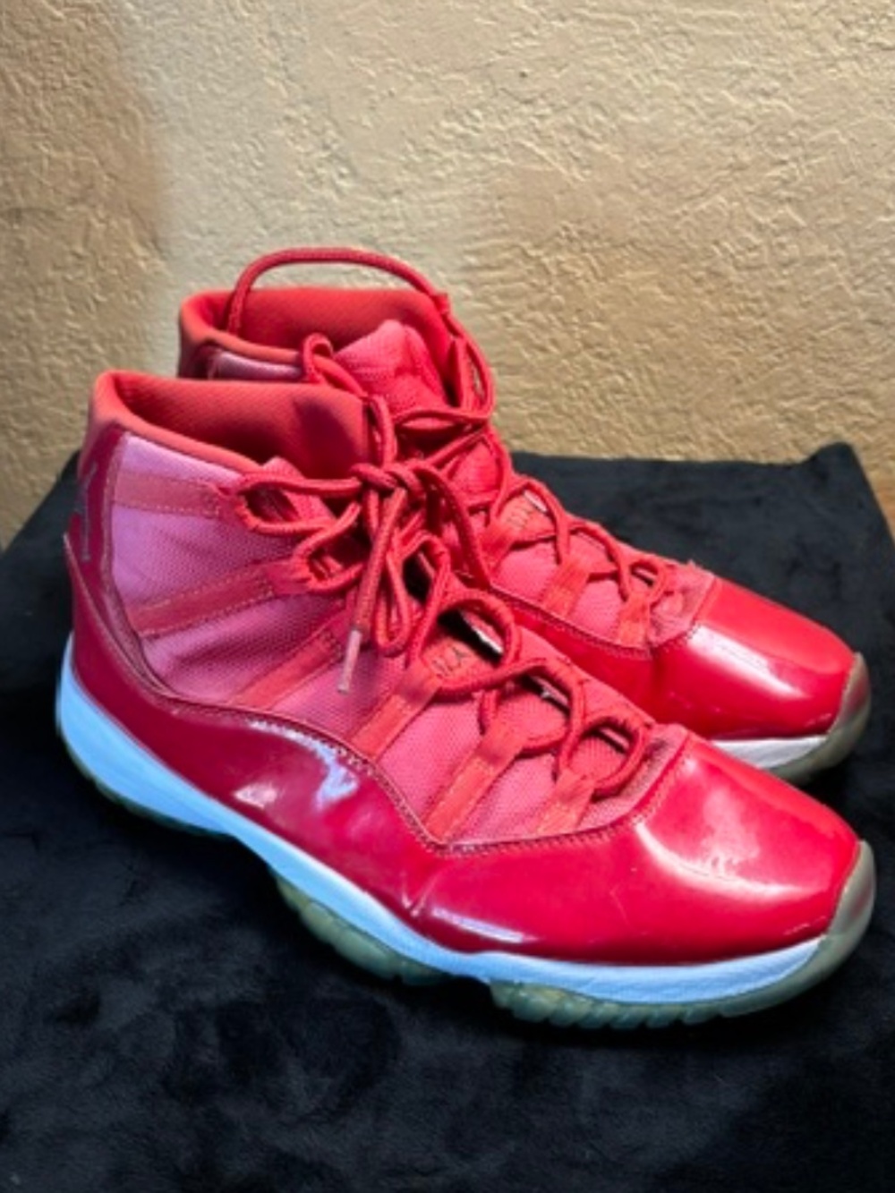 Air Jordan ll Retro- Red- SZ 11 Mens  2017 Release